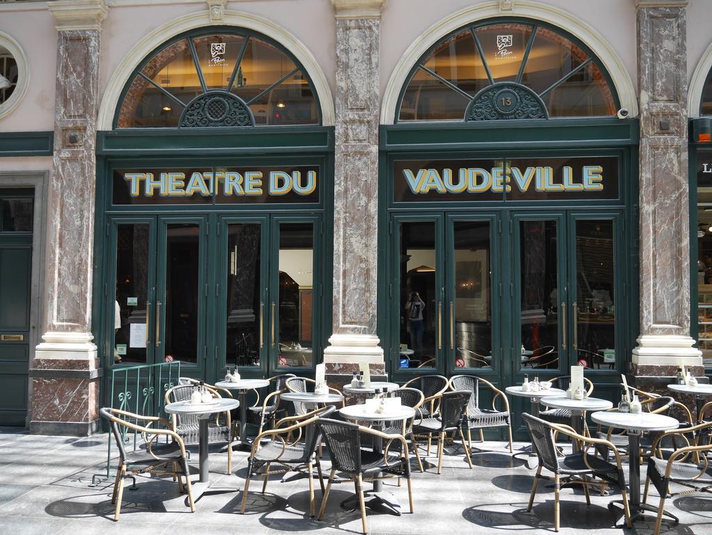 Le Vaudeville Brussel Bagian luar foto